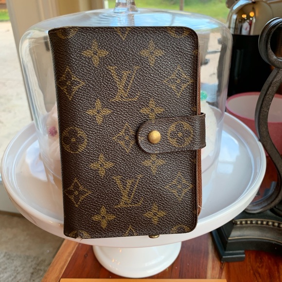 Louis Vuitton Handbags - Authentic Louis Vuitton Wallet set